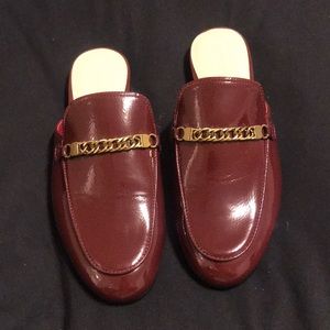 Marc Fisher Shoes - Marc Fisher mules with chain detail size 7.5 Marc Fisher Shoes - Marc Fisher mules with chain detail size 7.5